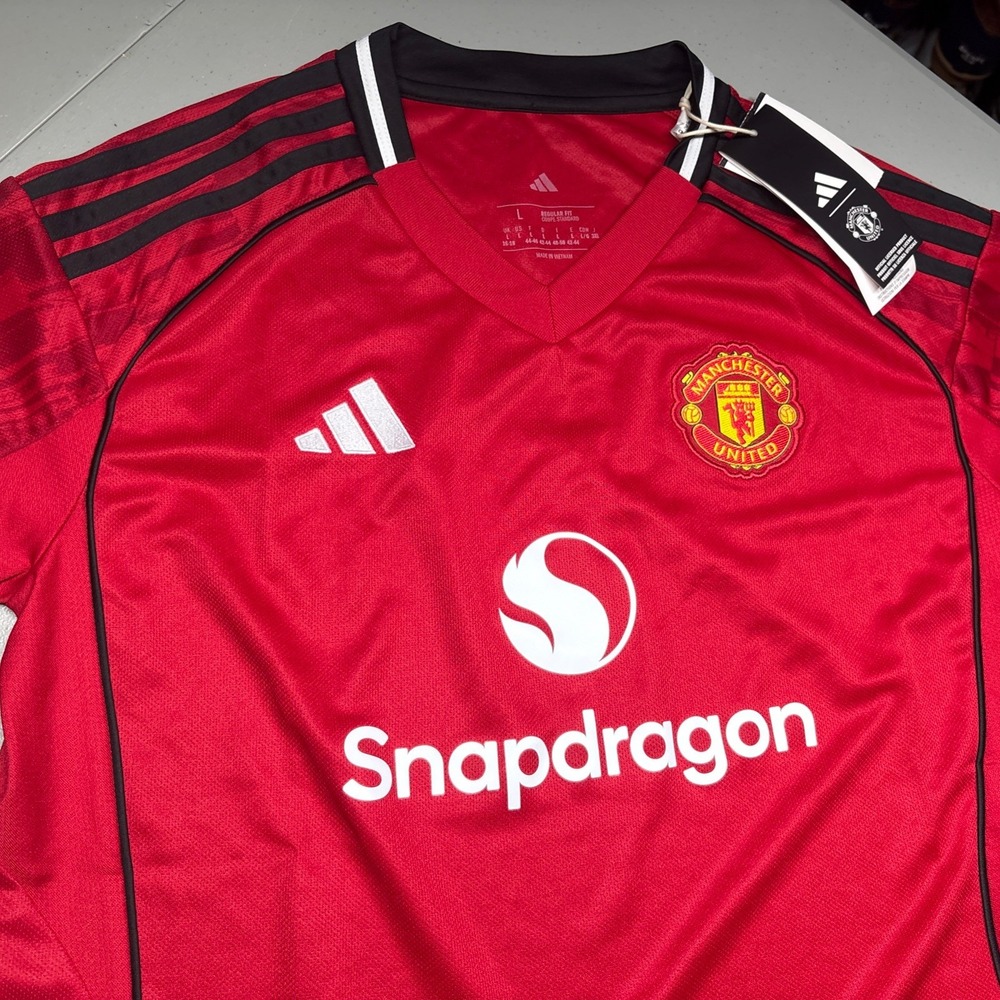 Manchester United adidas 25/26 Home Soccer Jersey Women's L NWT $100 MSRP